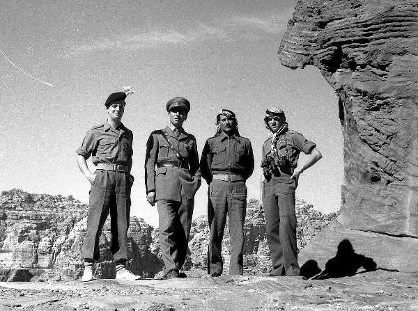 Images/1951 1LF 1950  Aquaba  Visit to Petra with Legioaires698.jpg